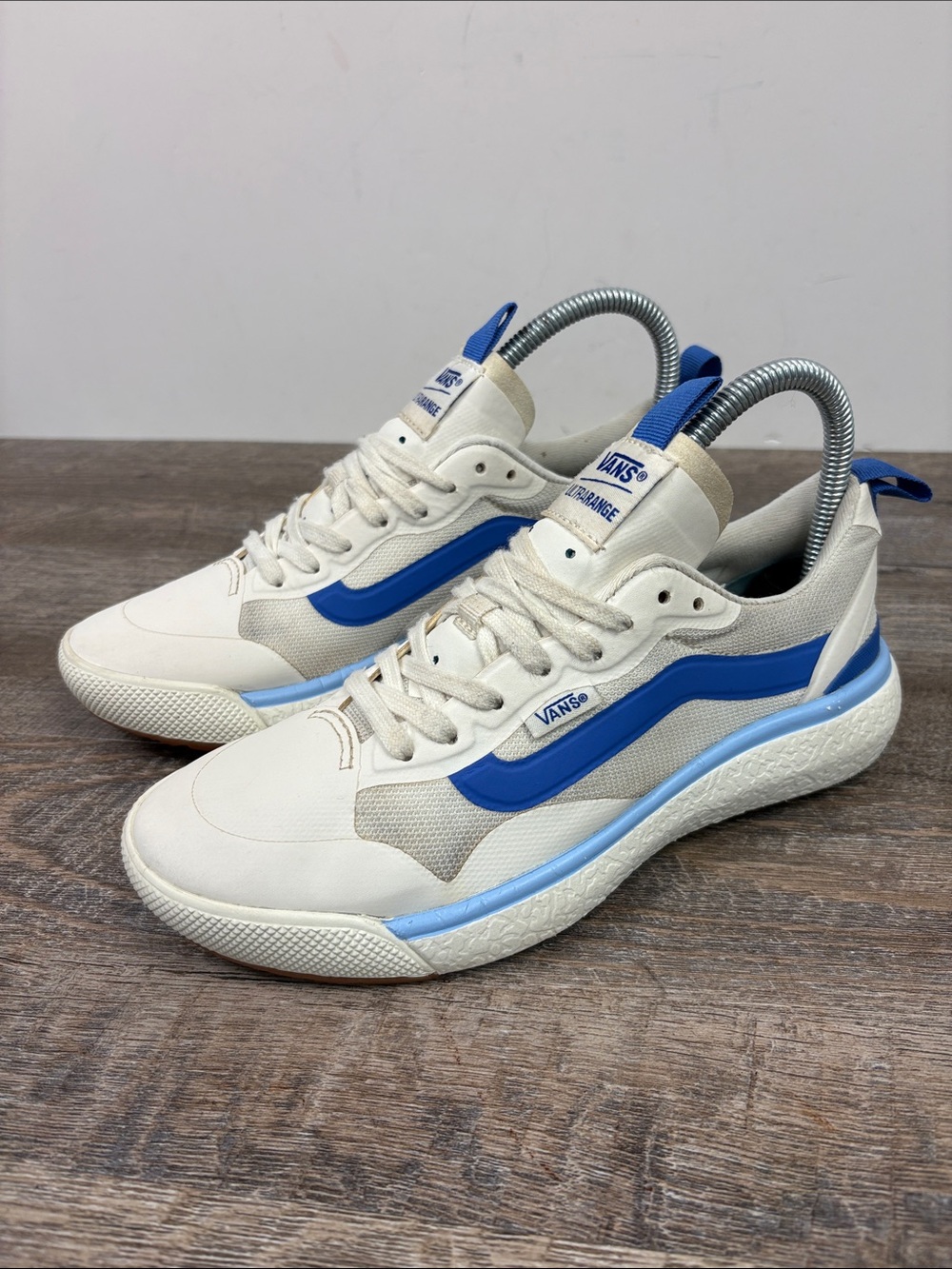 Vans Ultrarange EXO White & Blue Sneakers Women’s Size 6